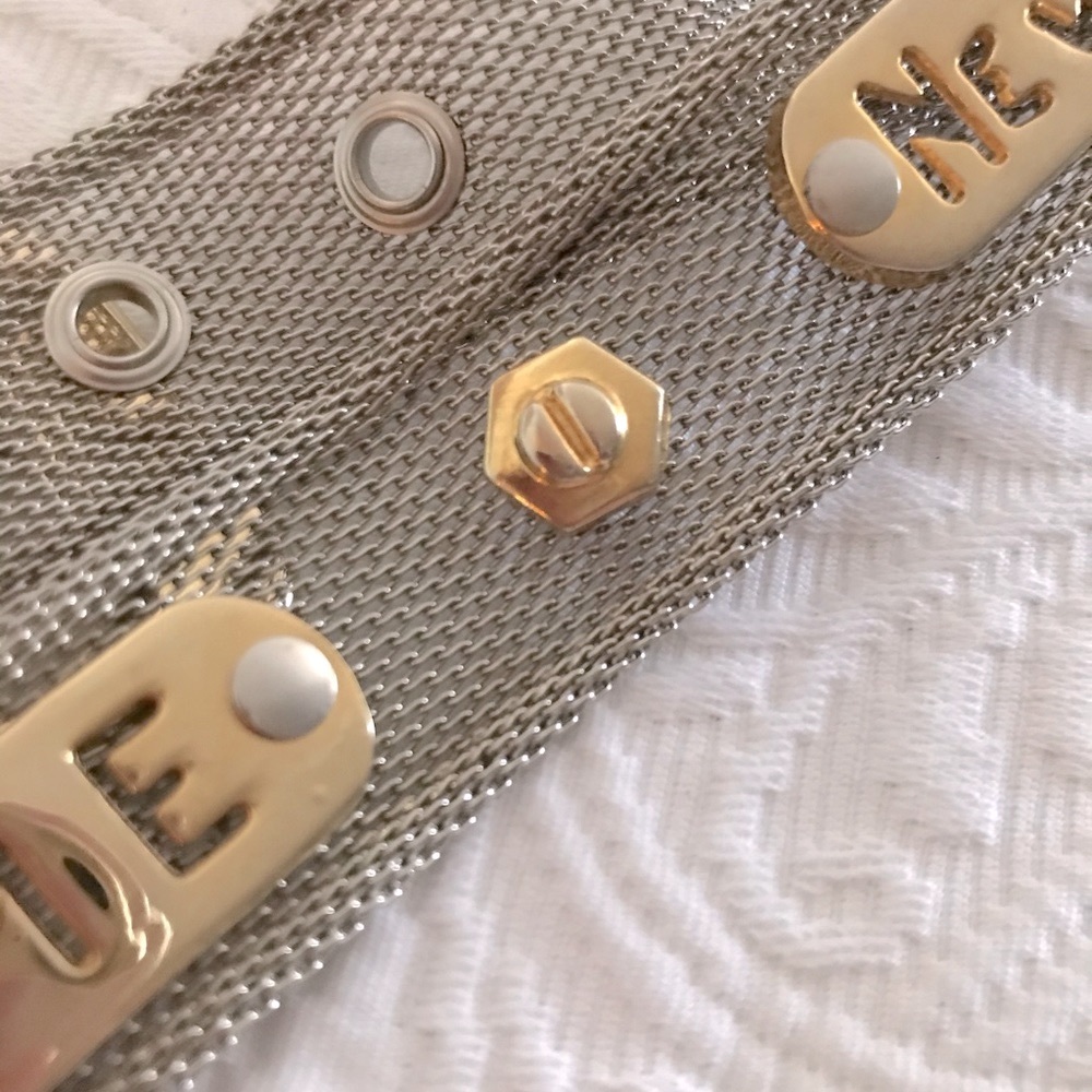 Vintage “CITIES“ 1990s Silver/ Gold Metal Mesh Vintage Belt - Picture 9 of 17